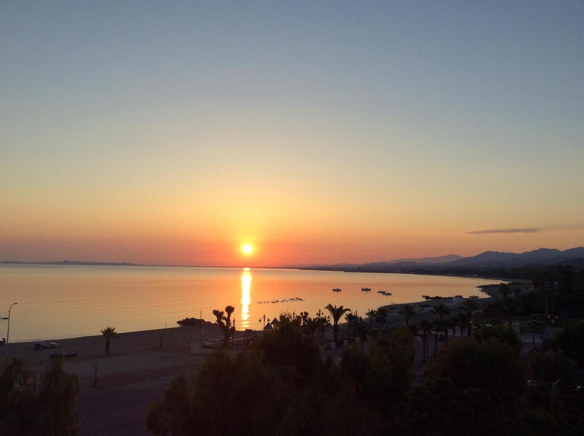 Golfo Di Tindari Apartments ฟาลโกเน ภายนอก รูปภาพ