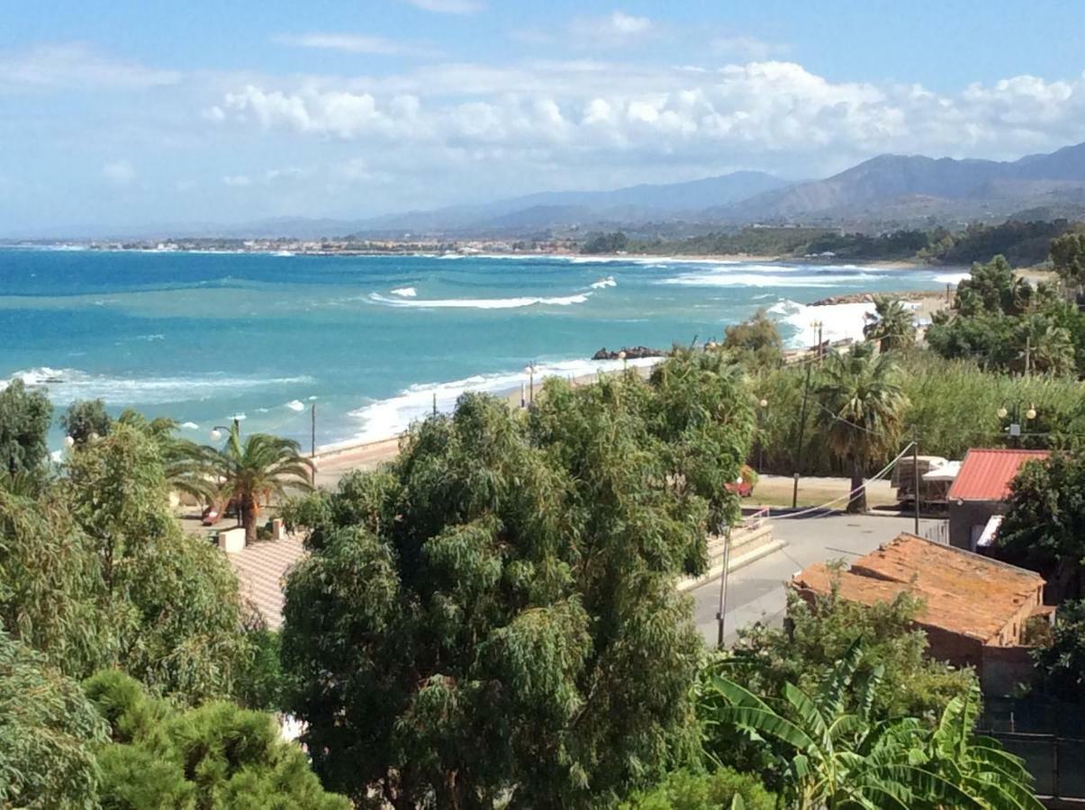 Golfo Di Tindari Apartments ฟาลโกเน ภายนอก รูปภาพ