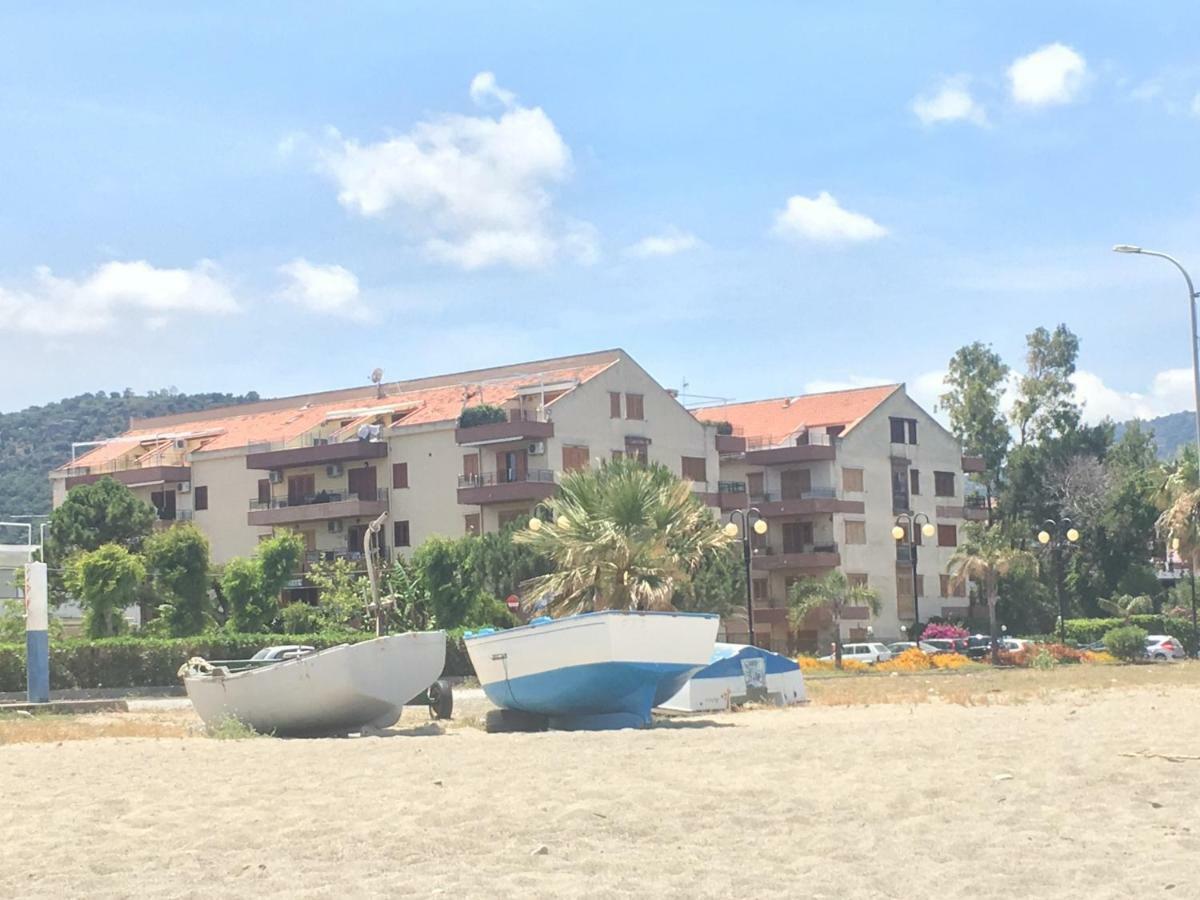 Golfo Di Tindari Apartments ฟาลโกเน ภายนอก รูปภาพ