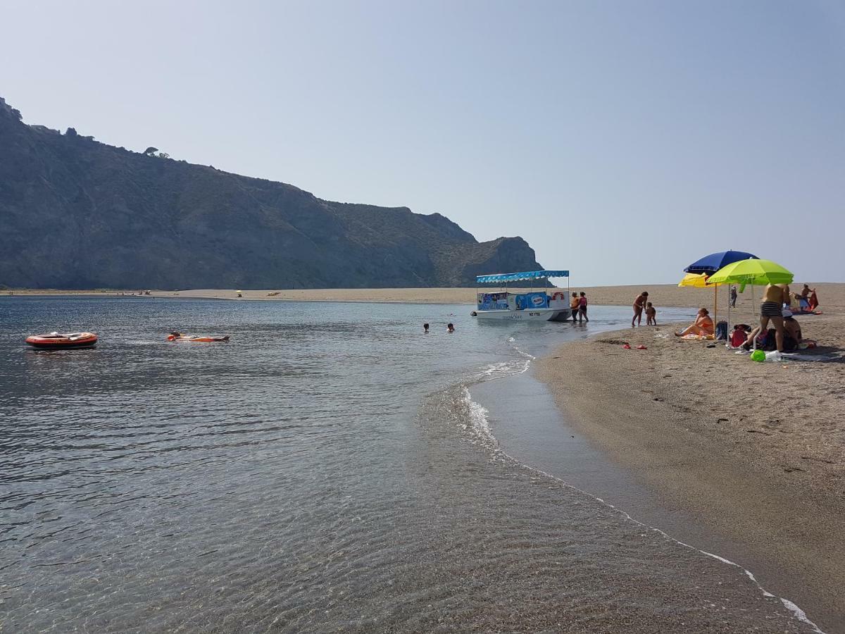 Golfo Di Tindari Apartments ฟาลโกเน ภายนอก รูปภาพ